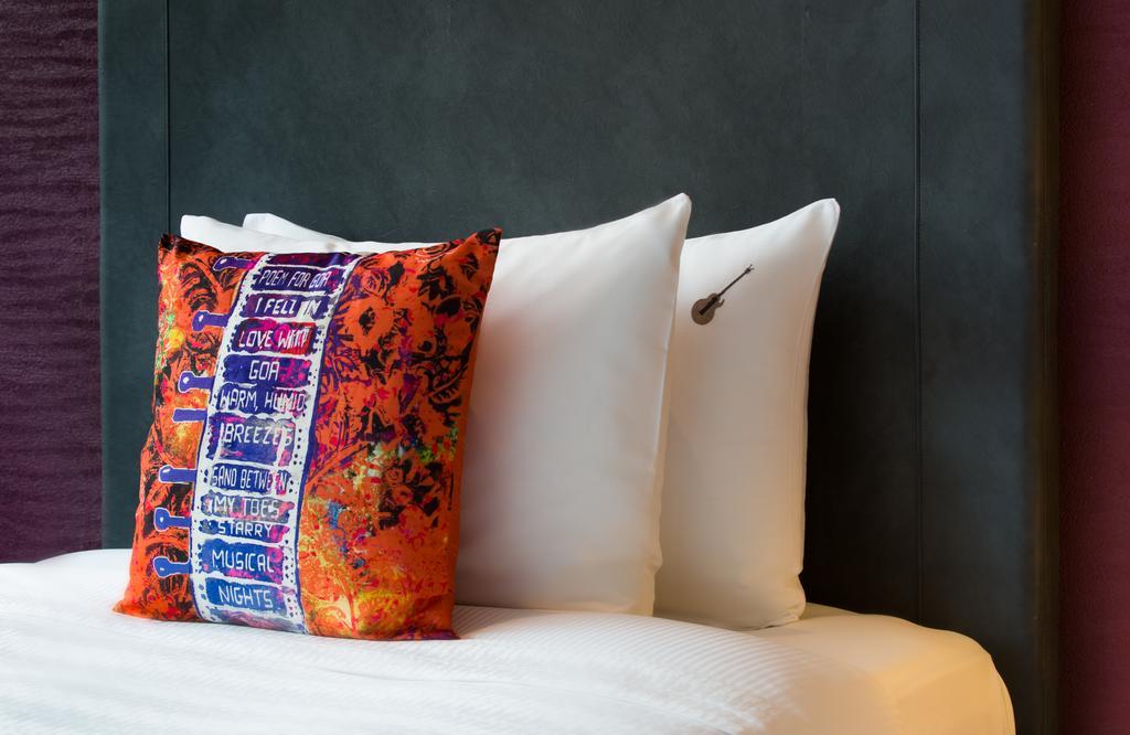 Hard Rock Hotel Goa Calangute Εξωτερικό φωτογραφία Pillows