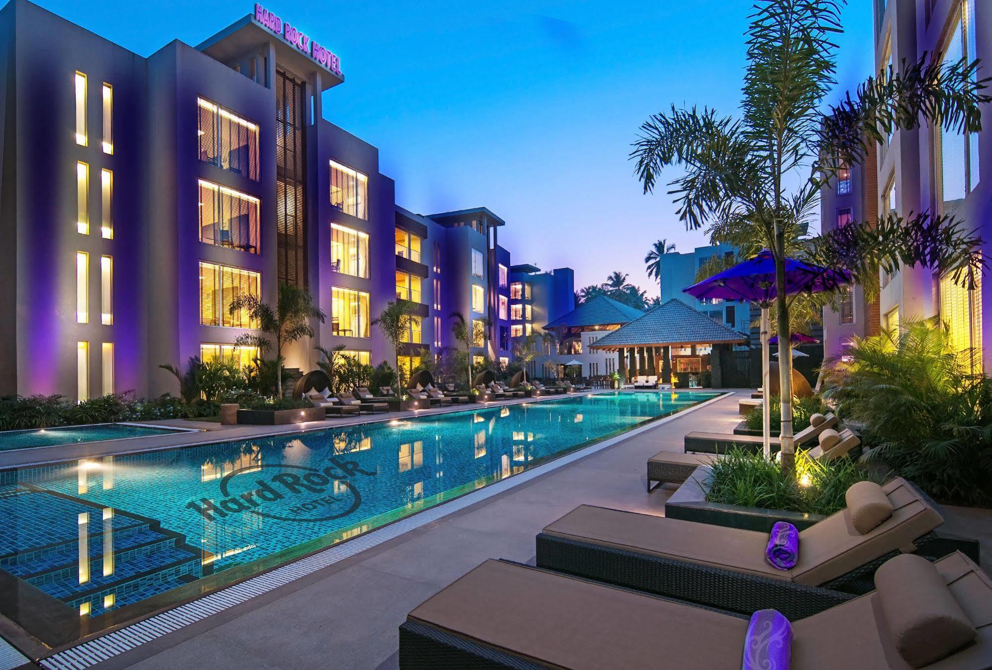 Hard Rock Hotel Goa Calangute Εξωτερικό φωτογραφία The pool at the W Bangkok