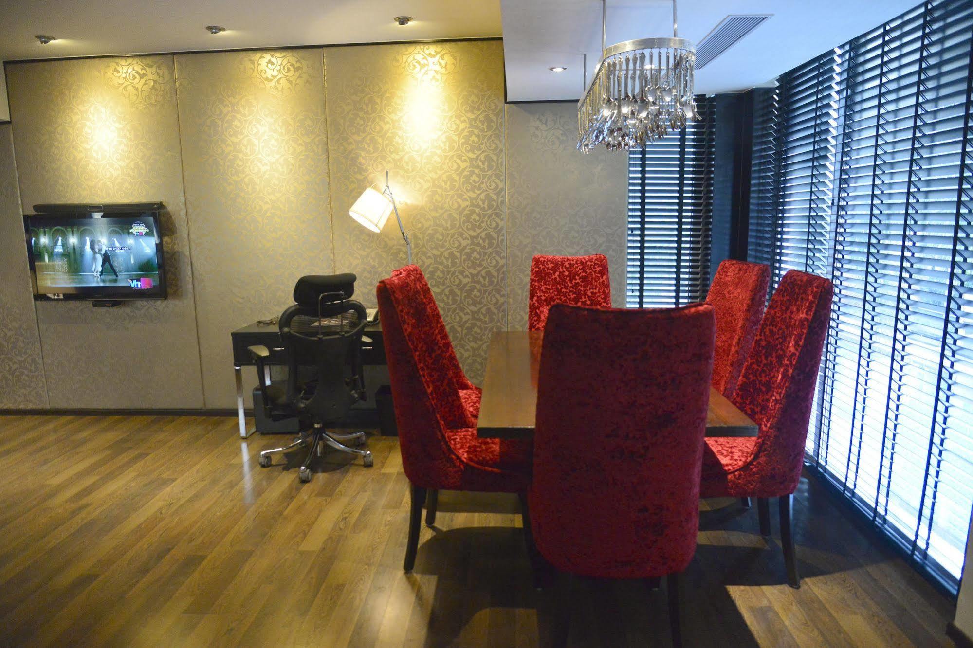 Hard Rock Hotel Goa Calangute Εξωτερικό φωτογραφία A suite at the Mandarin Oriental, Hong Kong